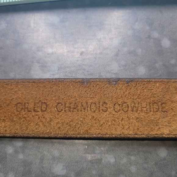 Oiled Chamois Cowhide Belt - Picture 10 of 16